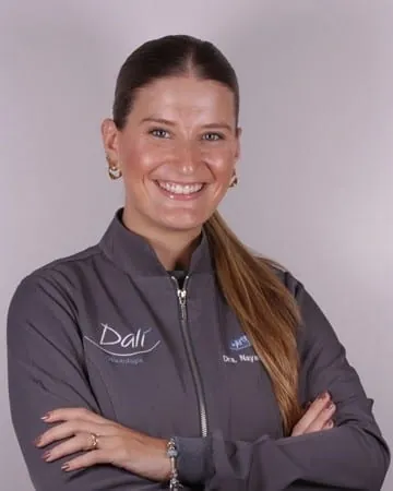 Dra. Nayara Simões